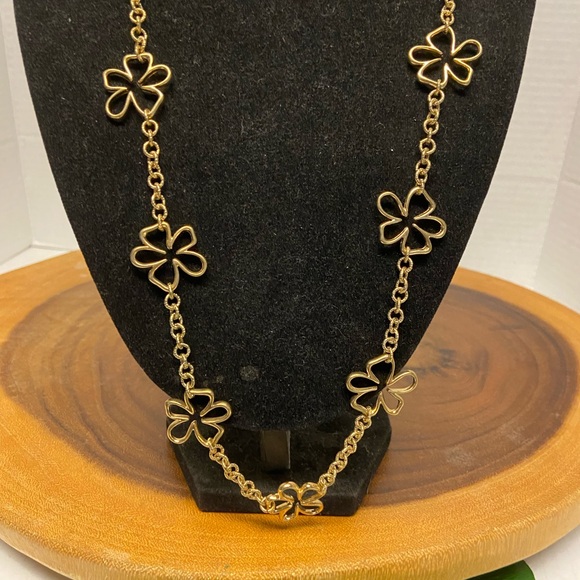 Robert Verdi Sakura Stenciled flower Charm Necklace - Picture 3 of 5